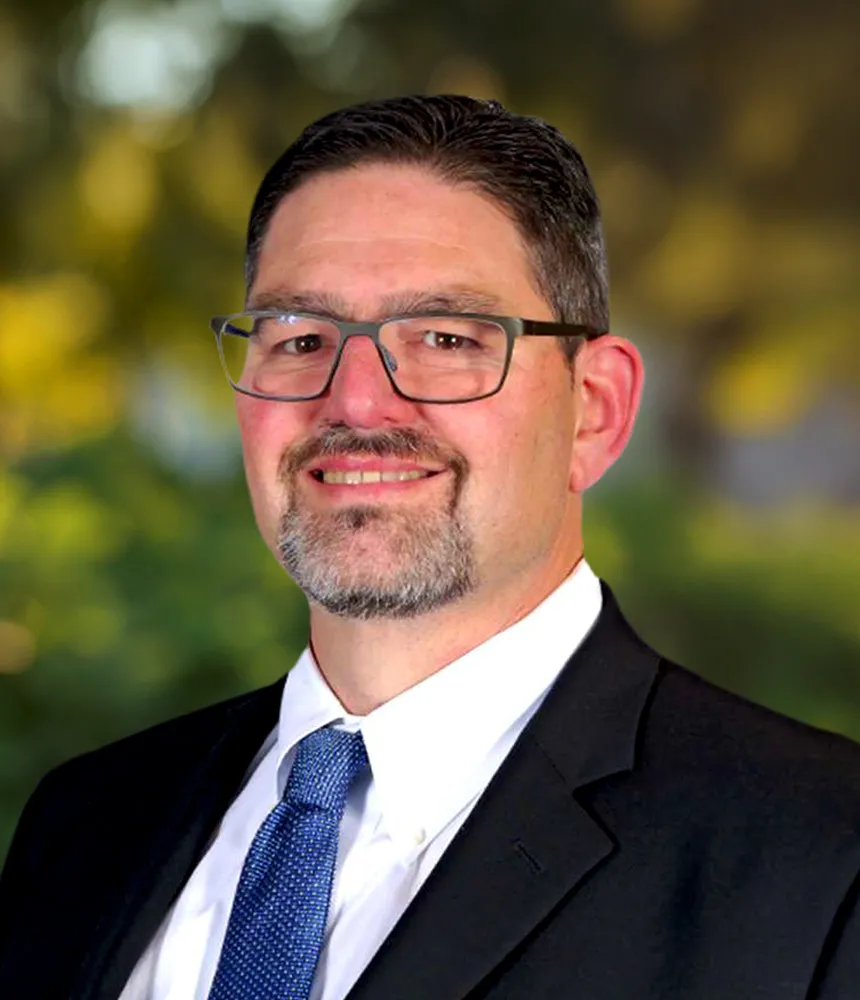 Joshua Rosen headshot
